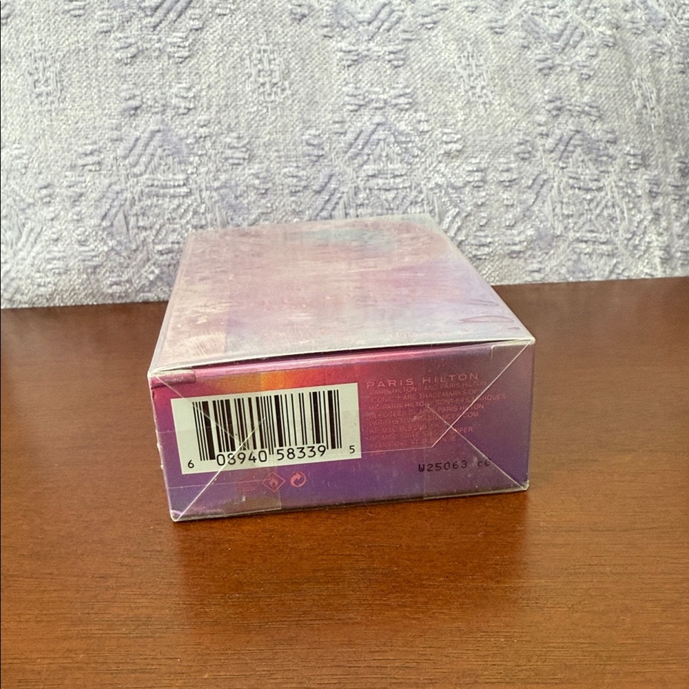 Paris Hilton Iconic Fragrance - Shimmering Pink and Silver - Picture 4 of 4